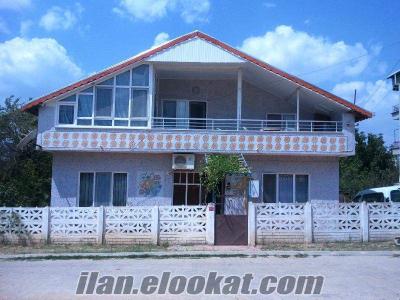 SAHİBİNDEN villa tip mustakil çatı katlı bahçeli ev (685m²)