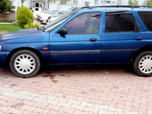 Ford Escort 1.6 CLX 13250 TL