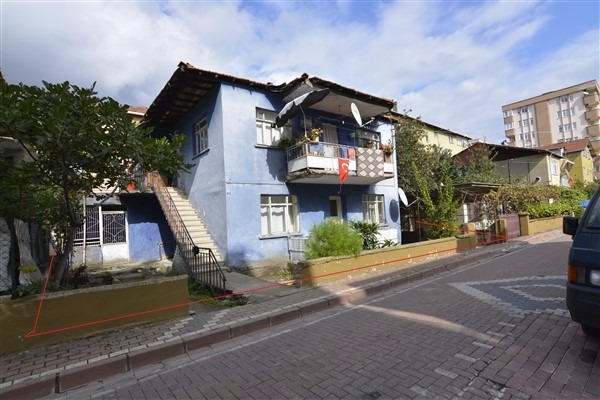 Körfez Mah. arsa 210 m²