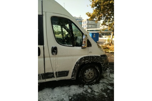 Düğün ve Gezilere Gidilir