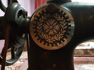 singer antika SİNGER antika ayaklı dikiş makinası (105 yıllık)