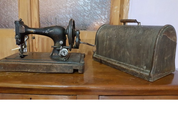 SİNGER antika kollu dikiş makinası