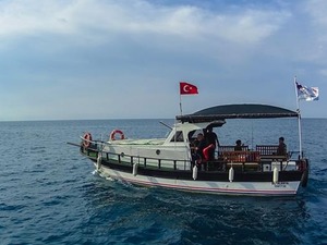 kız kalesi Alanya Özel Motor Yat Tekne Turu Balık Avı Deniz Gezinti Tatil Jigging