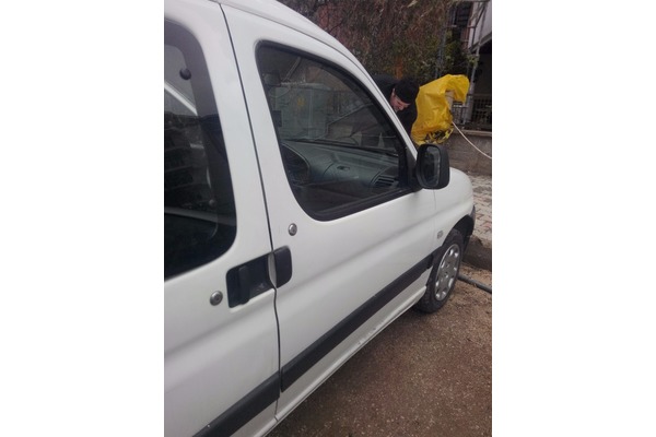 sahibinden satılık peugot partner 2003 orjinal araba