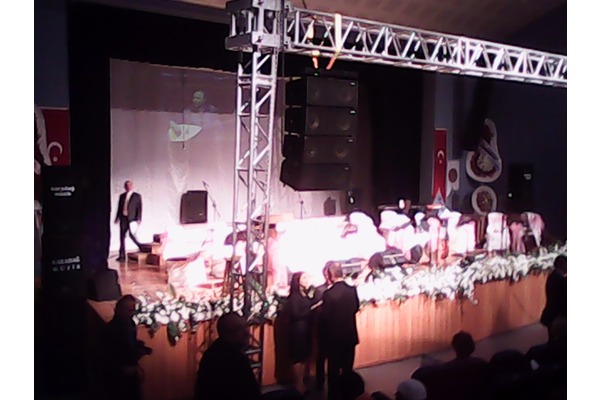 profesyonel ses ışık podyum, sahne truss, sistemleri açık ve kapalı alan seslendirmeleri   konser hizmetleri