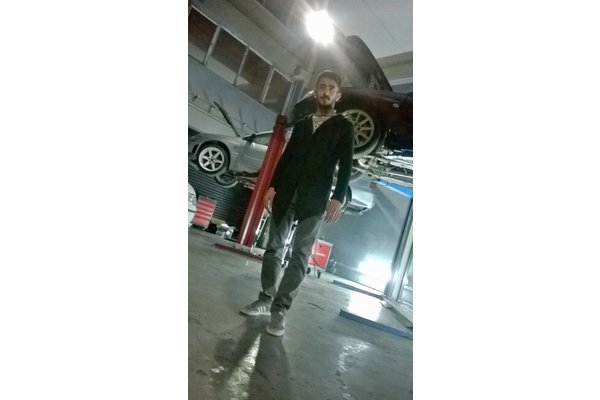 bursa da bayan arkadas ariyorum