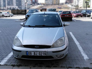  2_ford-focus-1-6-collection.jpg