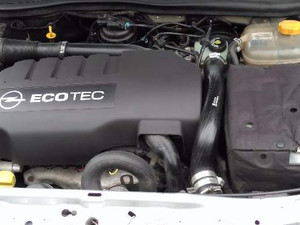 opel mazot pompası Sedan Opel Astra 1.3 CDTI Essentia