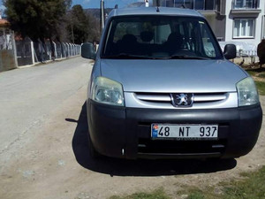  Camlı Van Peugeot Partner 1.9 Combi S