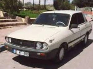  1990 yil Renault R 12 Toros TS