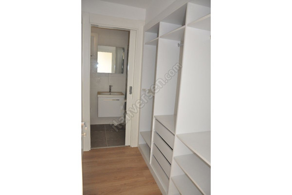 İzmir Gaziemir Atıfbey Mah. Sahibinden 650000 TL