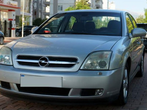  2004 model Opel Vectra 1.6 Edition