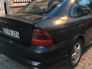  2el Opel Vectra 2.5 CDX
