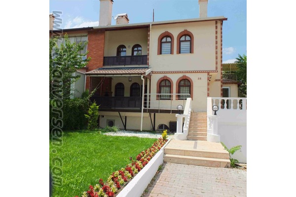 YABANCI HOCALAR'DAN İNGİLİZCE RUSÇA VE FRANSIZCA DERSLERİ