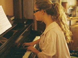  Özel piyano dersi ilk ders ücretsiz