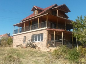 müstakil satılık ev Şentepe Mah. çiflik evi Seramik zemin