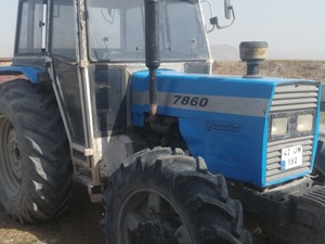 4x4 traktör