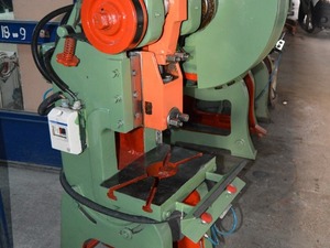 10 TONLUK EKSANTRİK PRES TEZGAHI