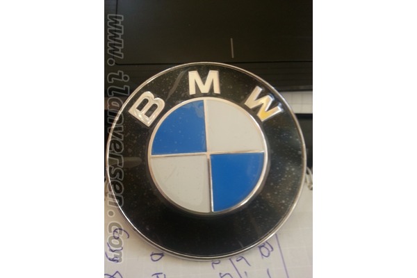 BMW ON ARKA AMBLEM 0RJINYEL URUN 51767288752 75 TL